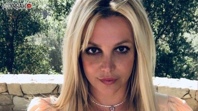 Escándalo: ¡Britney Spears se desnuda de nuevo en las redes sociales! La reacción de los fans es impactante
