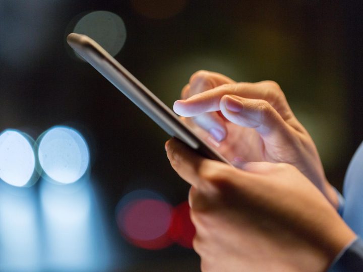 Vigilancia encubierta: ¡Escucha activa y teléfonos inteligentes!