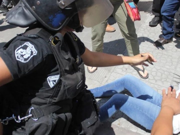 Argentina en la cuerda floja: Milei toma decisiones radicales y el pueblo se levanta!